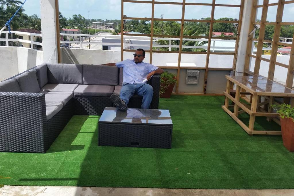Db Tower Vacation Rental เบลีซซิตี้ ภายนอก รูปภาพ