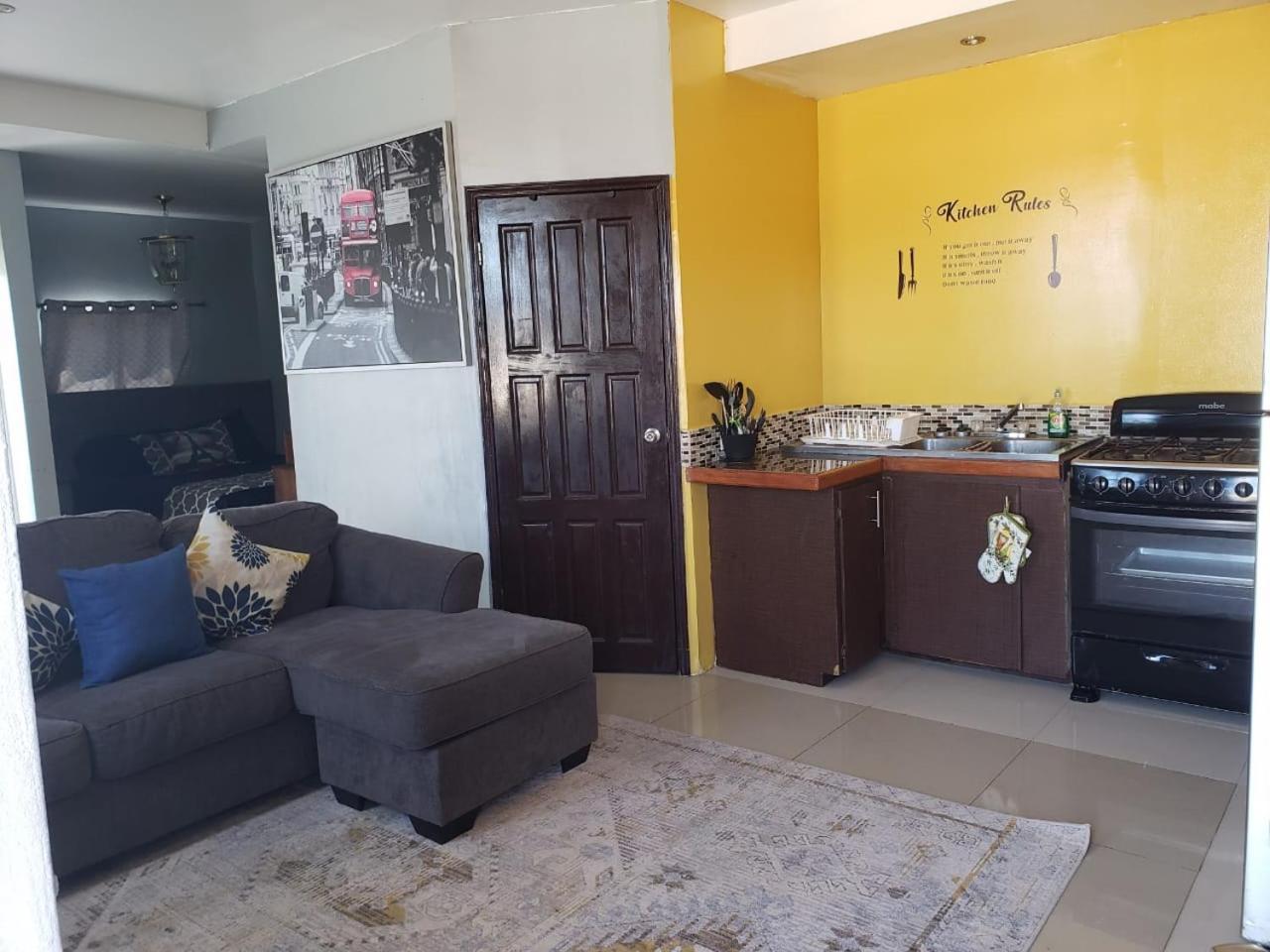 Db Tower Vacation Rental เบลีซซิตี้ ภายนอก รูปภาพ